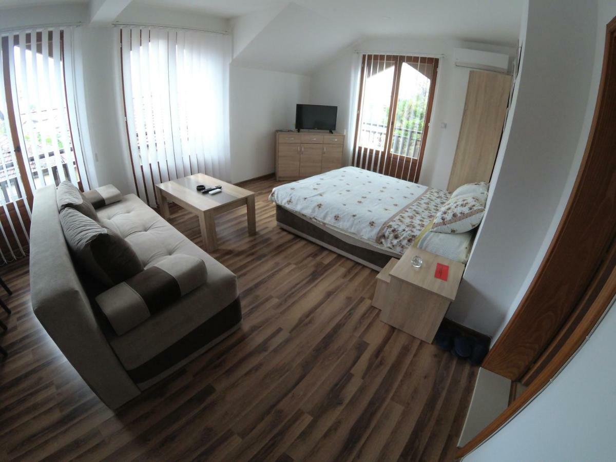 Apartment And Rooms Konak Višegrad Екстериор снимка