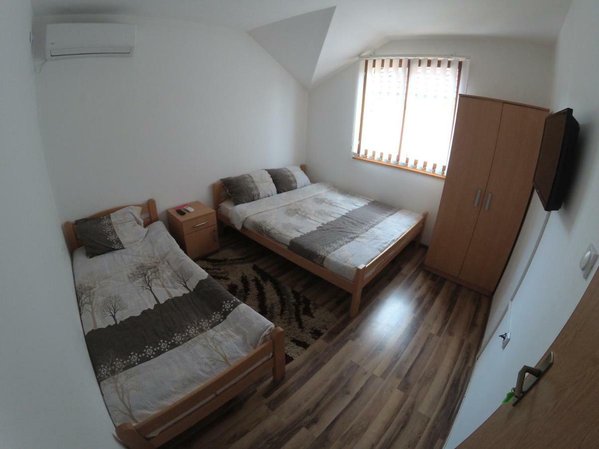 Apartment And Rooms Konak Višegrad Екстериор снимка