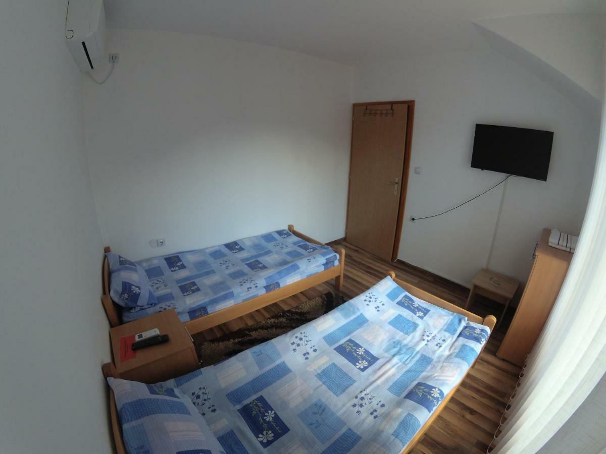Apartment And Rooms Konak Višegrad Екстериор снимка