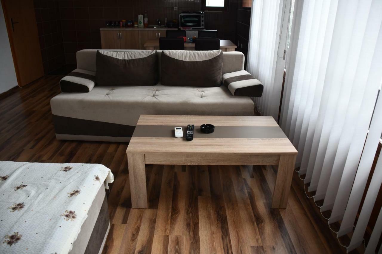 Apartment And Rooms Konak Višegrad Екстериор снимка