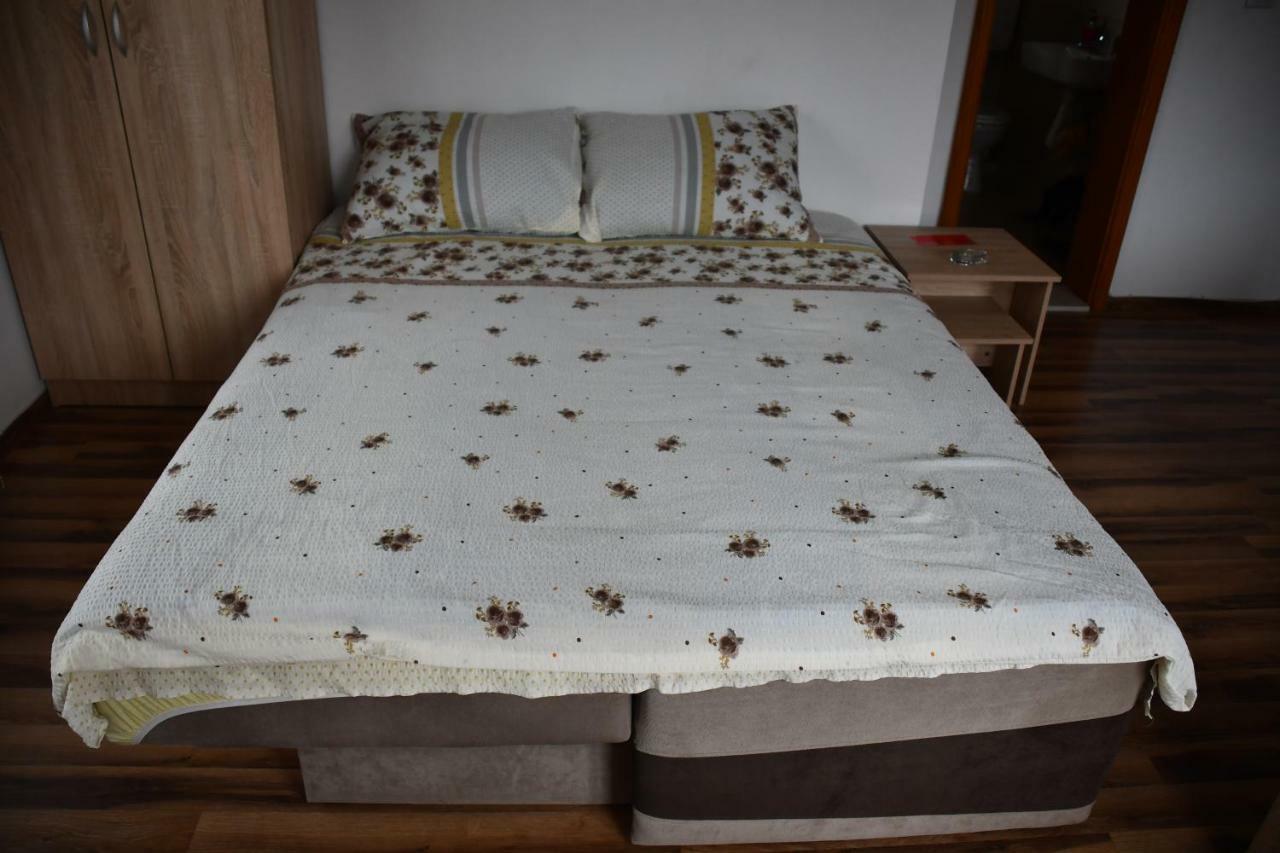 Apartment And Rooms Konak Višegrad Екстериор снимка