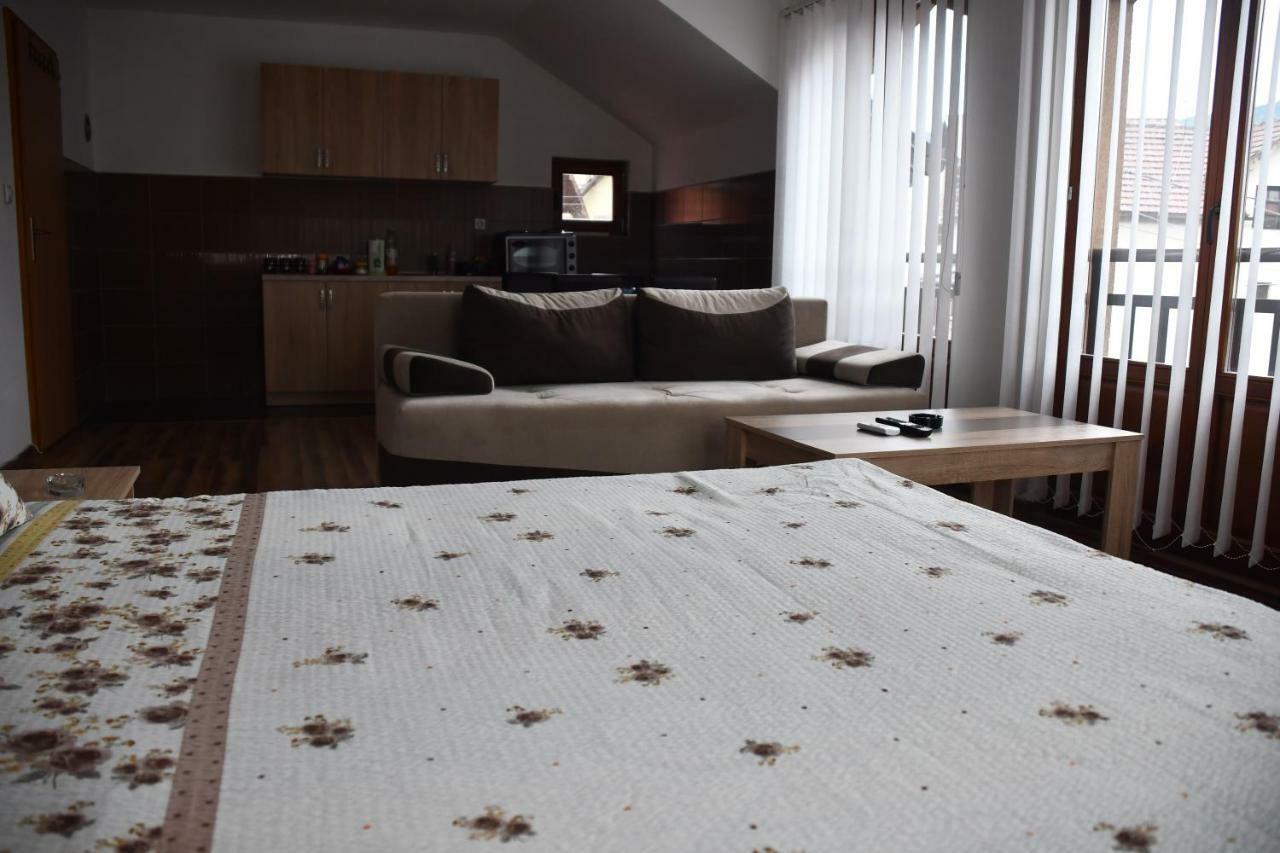 Apartment And Rooms Konak Višegrad Екстериор снимка
