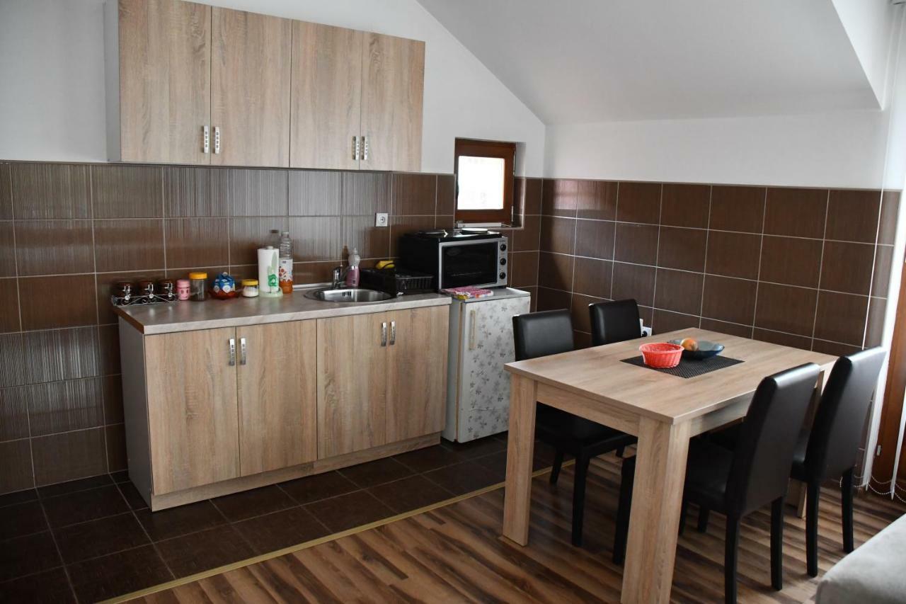 Apartment And Rooms Konak Višegrad Екстериор снимка